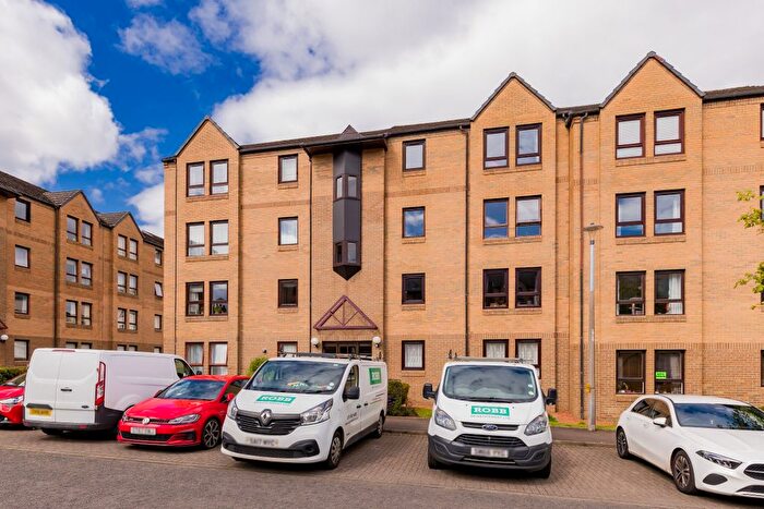 2 Bedroom Flat For Sale In / Parkside Terrace, Edinburgh, EH16
