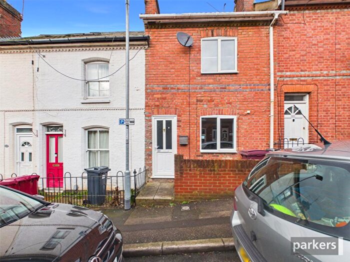 3 Bedroom Terraced House To Rent In Francis Street, Reading, Berkshire, RG1