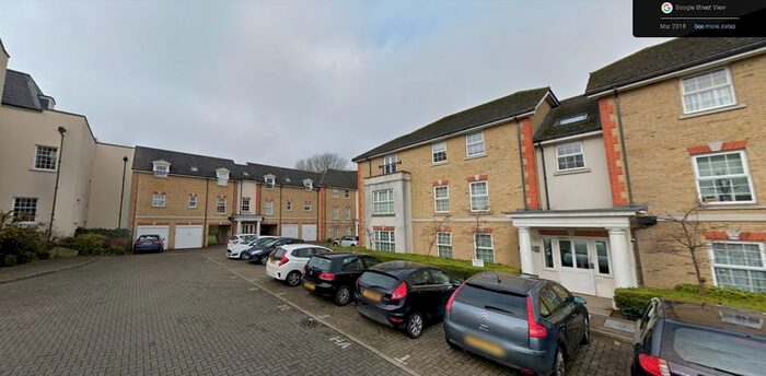 2 Bedroom Flat To Rent In Fuller Close, Bushey, Hertfordshire, WD23