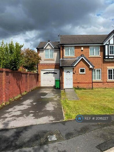 4 Bedroom Semi-Detached House To Rent In Chelsfield Grove, Manchester, M21