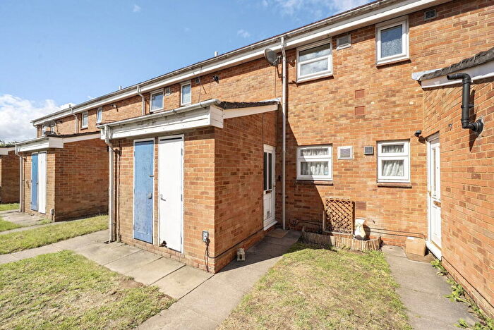 1 Bedroom Flat For Sale In Rubens Close, Basingstoke, RG21