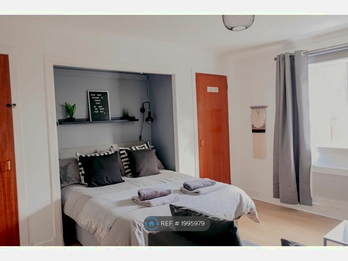 Studio To Rent In Millroad Street, Glasgow, G40