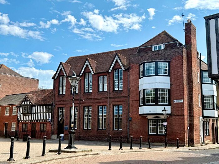 2 Bedroom Flat To Rent In Bugle Street, Southampton, Hampshire, SO14