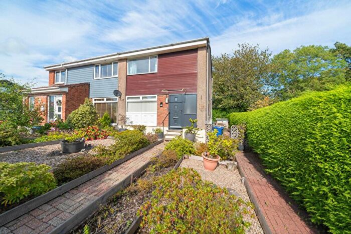 2 Bedroom Semi-Detached House For Sale In Park Gardens, Kilbarchan, PA10