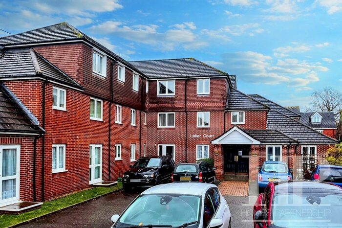 2 Bedroom Flat To Rent In Gales Drive, Laker Court Gales Drive, RH10