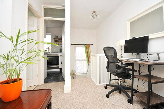1 Bedroom Flat For Sale In Croydon Road, London, SE20