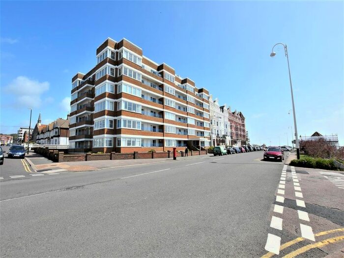 2 Bedroom Flat To Rent In De La Warr Parade, Bexhill-On-Sea, TN40