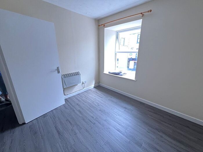 2 Bedroom Flat To Rent In Lammas Street, Carmarthen, Carmarthenshire, SA31