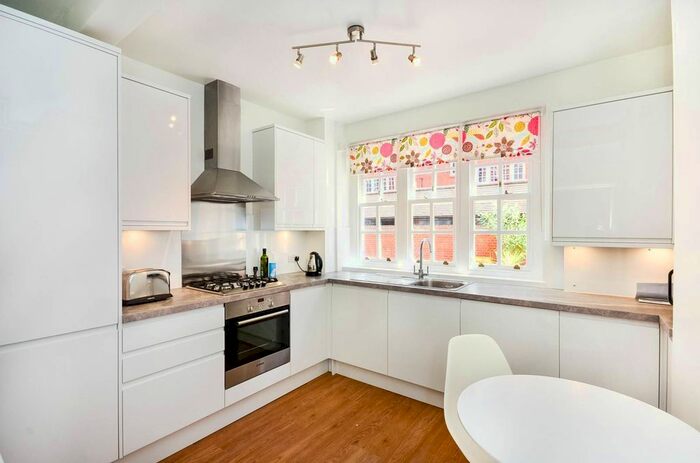 1 Bedroom Flat To Rent In Erasmus Street, Westminster, London, SW1P