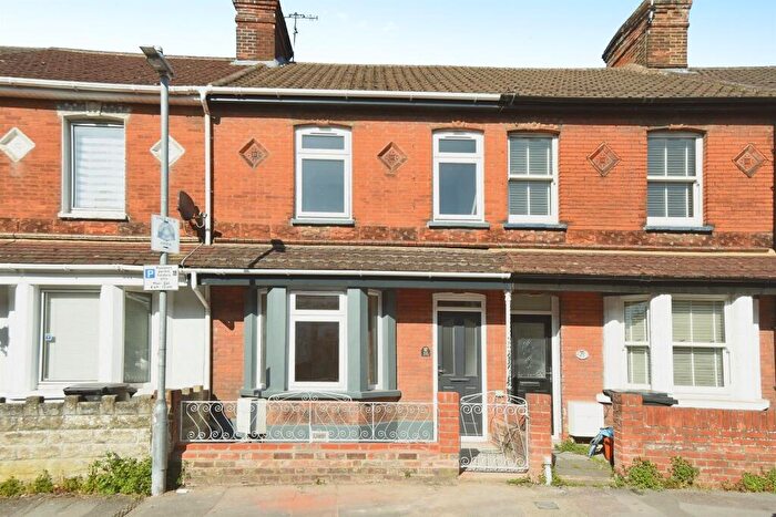 3 Bedroom Terraced House For Sale In Hunt Street, Swindon, SN1