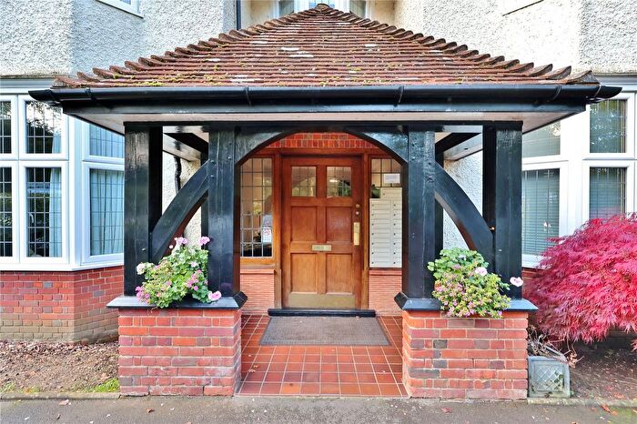 2 Bedroom Flat For Sale In Heath House Road, Worplesdon, Woking, Surrey, GU22