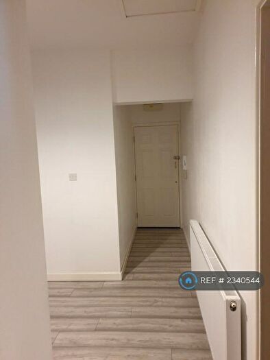 2 Bedroom Flat To Rent In Bordesley Green East, Stechford, Birmingham, B33