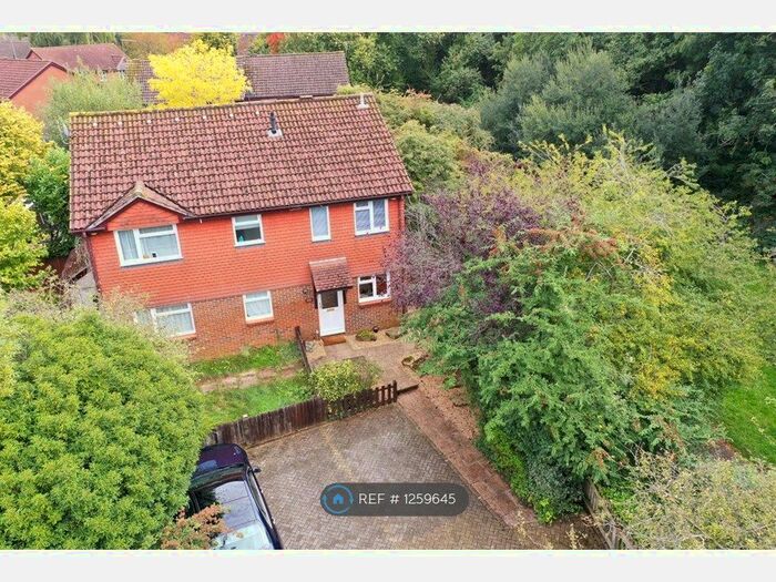 2 Bedroom Semi-Detached House To Rent In Shannon Way, Chandler's Ford, Eastleigh, SO53