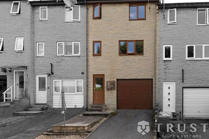 3 Bedroom Terraced House To Rent In The Combs, Dewsbury, WF12