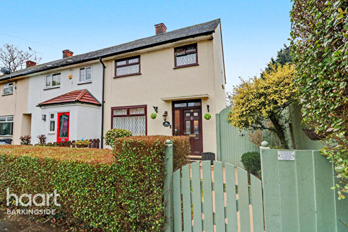 3 Bedroom End Of Terrace House For Sale In Peregrine Road, Hainault, IG6