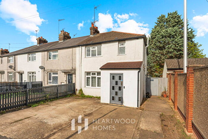 3 Bedroom End Of Terrace House For Sale In Marshall Avenue, St. Albans, AL3
