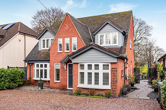 3 Bedroom Detached House For Sale In The Drive, Welwyn, Hertfordshire, AL6