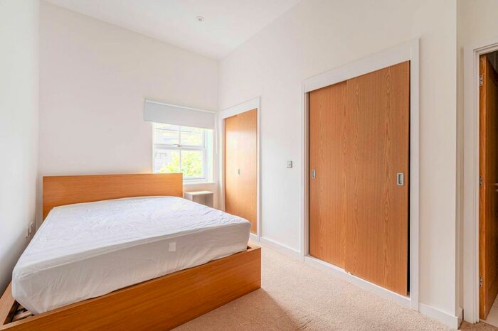 3 Bedroom Flat To Rent In Caledonian Square, Camden, London, NW1