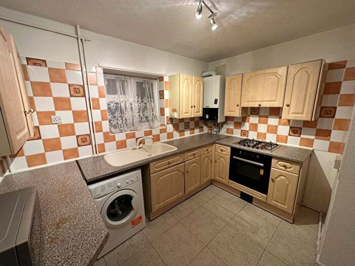 1 Bedroom Flat To Rent In Bastable Avenue, Barking, IG11