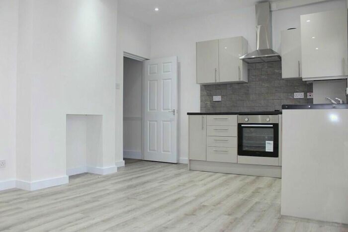 1 Bedroom Flat To Rent In Albert Road, London, SE25