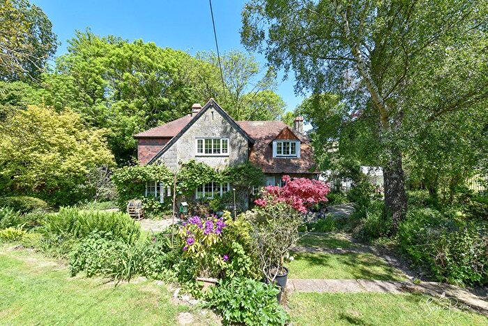 4 Bedroom Detached House For Sale In Manor Road, Wroxall, PO38