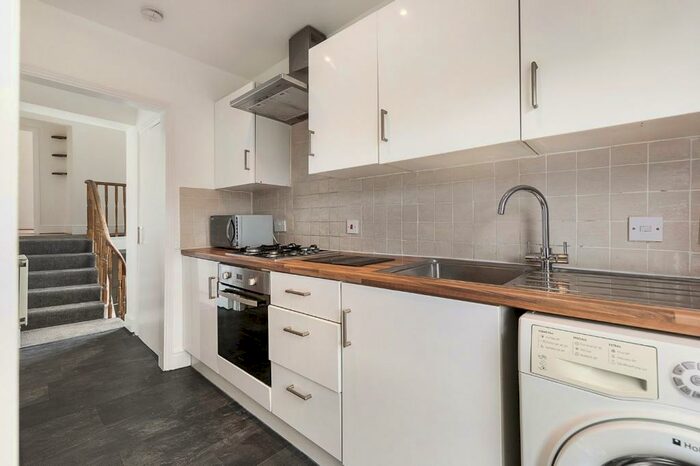 2 Bedroom Apartment To Rent In Selhurst Road, London, SE25