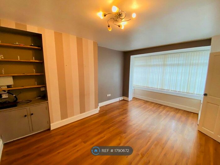 4 Bedroom Terraced House To Rent In Fosbrooke Road, Birmingham, B10