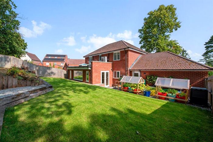 4 Bedroom Detached House For Sale In Oaklands Avenue, Rowlands Castle, PO9