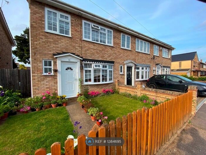 3 Bedroom End Of Terrace House To Rent In Silver Way, Romford, RM7