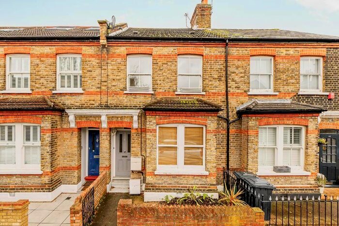 2 Bedroom Flat To Rent In Western Road, Ealing, London, W5