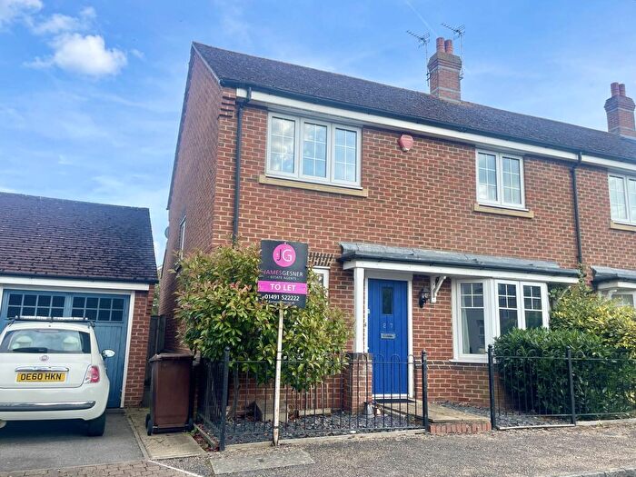 4 Bedroom Semi-Detached House To Rent In Windsor Drive, Wallingford, OX10