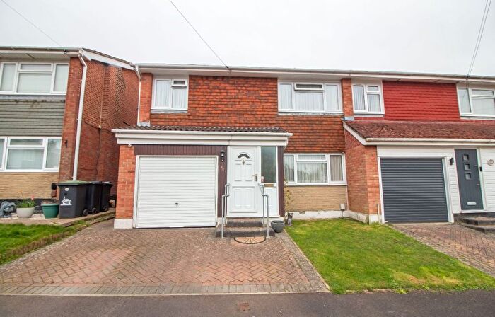 4 Bedroom Semi Detached House For Sale In Alameda Way, Purbrook, PO7