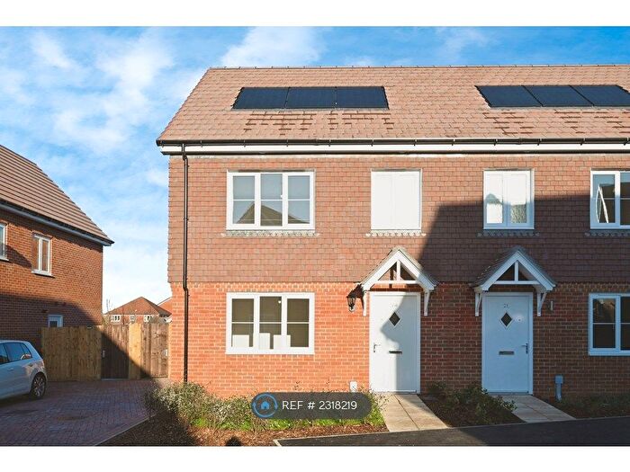 3 Bedroom Semi-Detached House To Rent In Grover Avenue, Wokingham, RG41