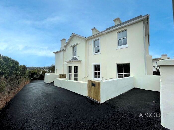 2 Bedroom Flat To Rent In Abbey Road, Torquay, TQ2