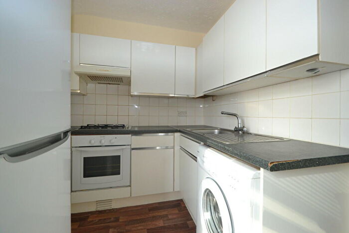 1 Bedroom Apartment To Rent In Tolworth, KT5