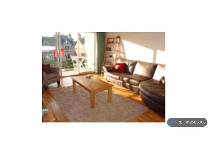 2 Bedroom Flat To Rent In Queens Court, Perth, PH2