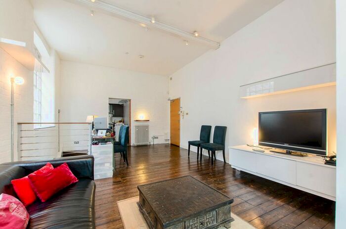 2 Bedroom Flat To Rent In Tower Bridge Road, Borough, London, SE1