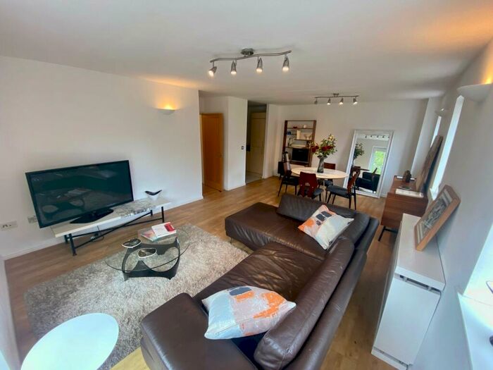 2 Bedroom Apartment To Rent In Ledger Walk, Carrington Point, NG5