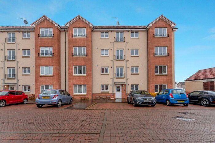 2 Bedroom Flat To Rent In Torwood Crescent, South Gyle, Edinburgh, EH12