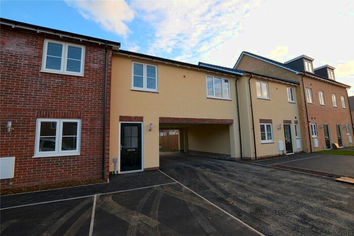 2 Bedroom Detached House To Rent In Waterside Crescent, Castleford, WF10