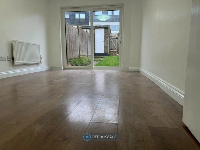 4 Bedroom Terraced House To Rent In Manor Gate, Northolt, UB5