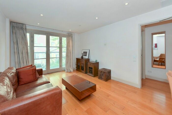 1 Bedroom Flat To Rent In Earls Court Square, Earls Court, SW5