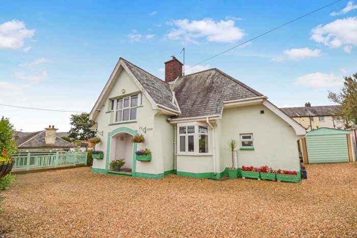 3 Bedroom Detached House For Sale In Minffordd Road, Penrhyndeudraeth, LL48