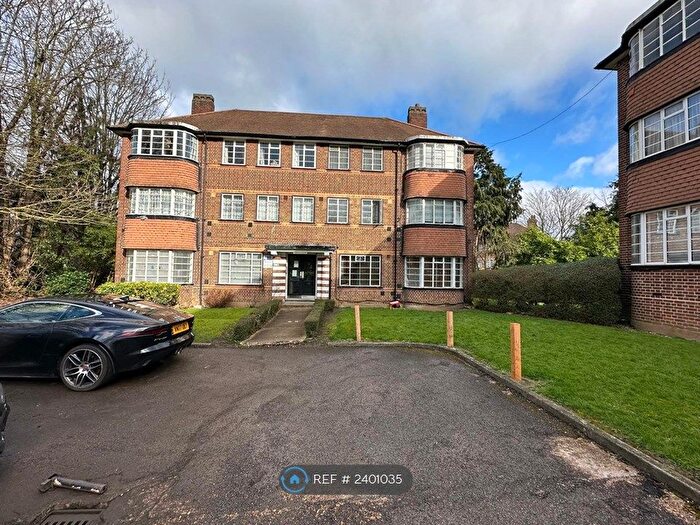 2 Bedroom Flat To Rent In Cresta Court, London, W5