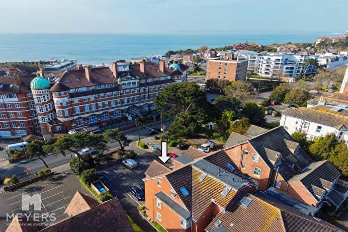 2 Bedroom Flat For Sale In Owls Road, Bournemouth, BH5