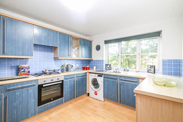 2 Bedroom Property To Rent In Richardshaw Lane, Pudsey, West Yorkshire, LS28