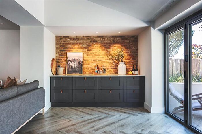 4 Bedroom Detached House For Sale In The Peak, Rowland's Castle, PO9