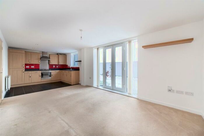 2 Bedroom Flat To Rent In Elmwood Park Court, Great Park, NE13