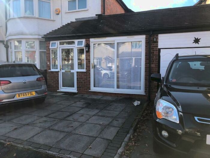 Studio To Rent In Gresham Road, Hall Green, B28