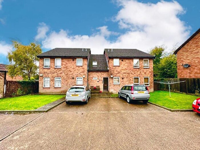 Studio For Sale In Glenfield Road, Warden Hills, Luton, Bedfordshire, LU3